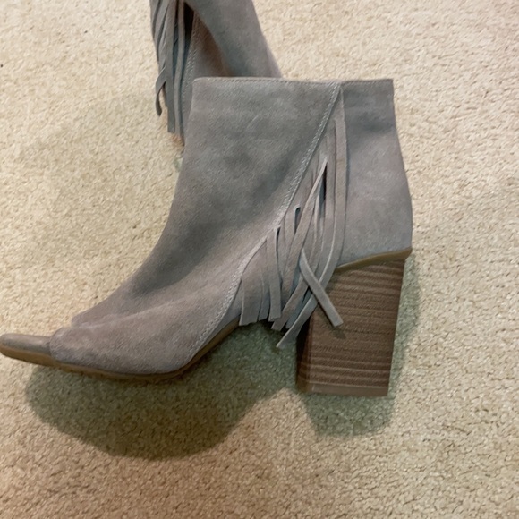 kenneth cole reaction fringe open toed heel - Picture 3 of 4